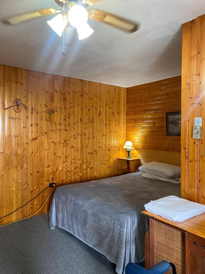 Hillcrest Motel เซนต์จอห์น ภายนอก รูปภาพ